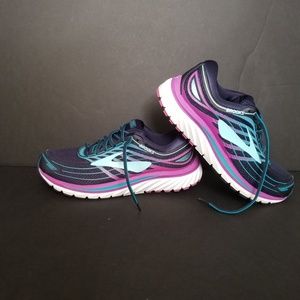 Beooks glycerin 15 women's athletic shoes size 11